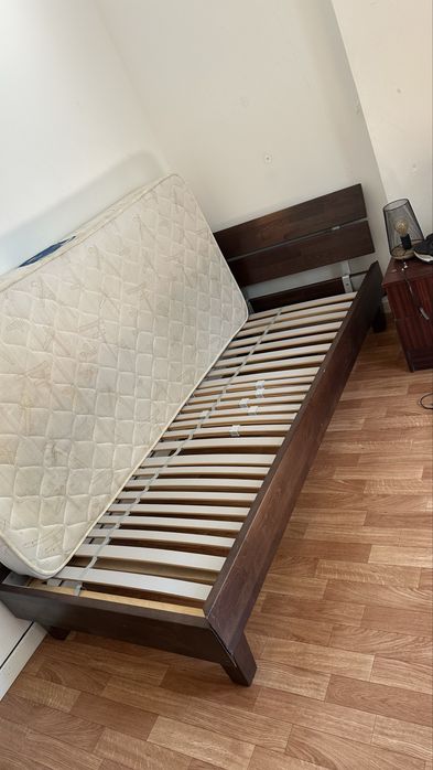 Vendo cama com colchao ortopedico