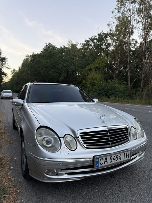 Мерседес автомобиль