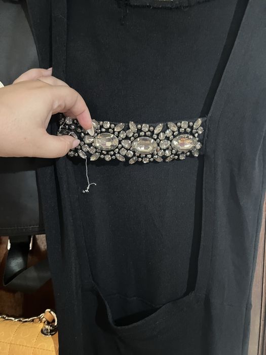 Vestido preto com lantejoulas