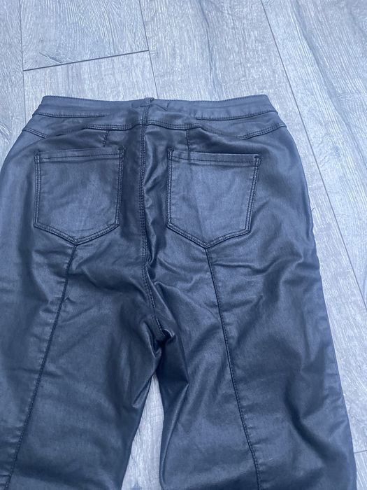 Spodnie damskie 40 MISSGUIDED , czarne woskowane