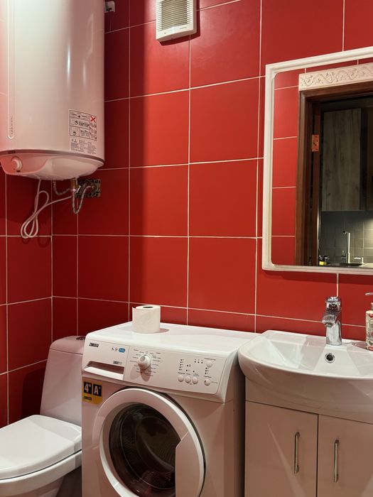 Світло 24/7. Будинок центр на 2-х з великим ліжком рн ХНУВС .