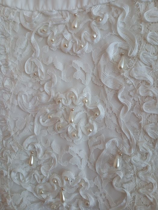 Biała suknia ślubna