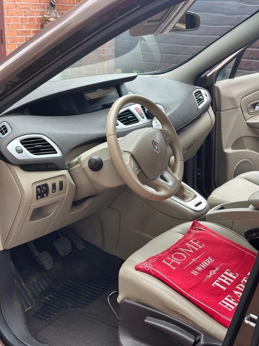 Renault grand scenic