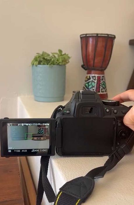 Nikon D5200 + objetiva 18–55 mm VR | aprox. 7.500 disparos | 2 baterias