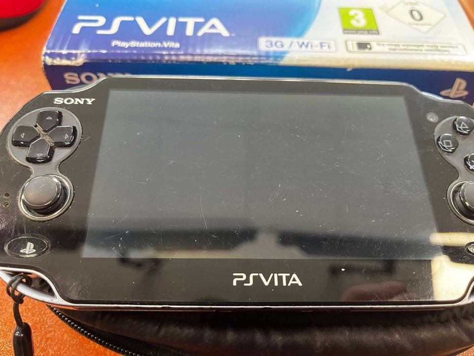 PS VITA Oled w boxie, 4gb używana komplet
