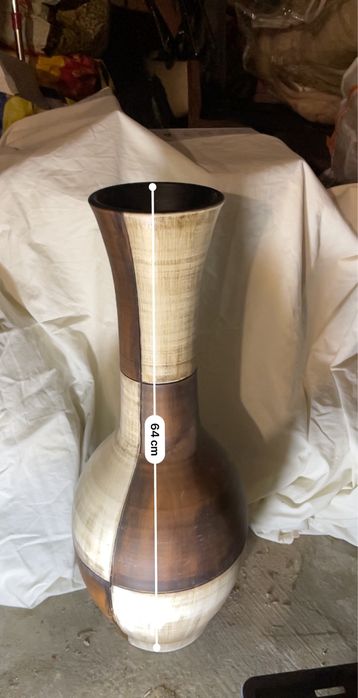 Vaso em tons de castanho