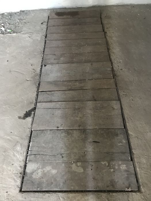 Оренда капітального гаражу в центрі міста.