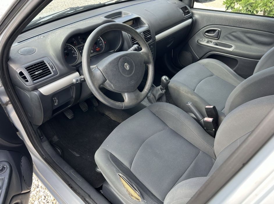 Renault Clio 1.2 16V vendo ou troco por Mota.
