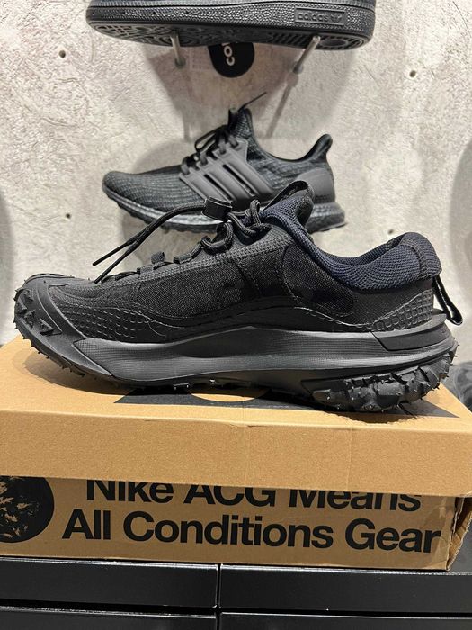 Кросівки Nike ACG Mountain Fly 2 Low "Triple Black" — EUR 41 (26 см), Нові