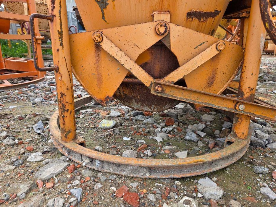 Pojemnik zbiornik kubeł EICHINGER betonu Żuraw dźwig Niemiecki 750L 4