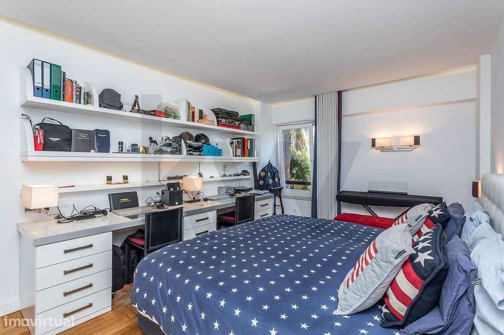 Apartamento T4 |  Parque dos Poetas l Terraço  com 50m2 e Box com  2 l