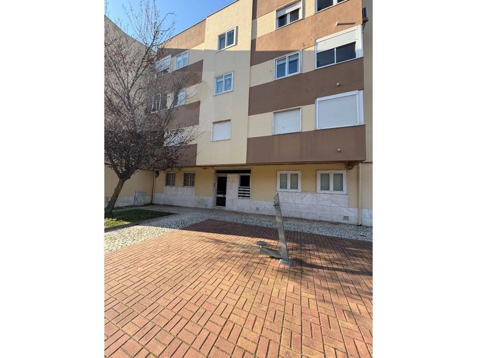 Amadora Quinta do Borel, T3, Grandes áreas, Arrecadação individual!