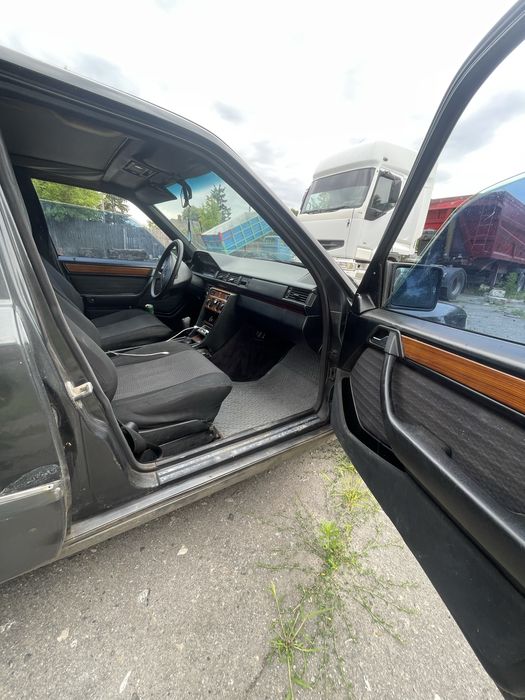 Mercedes Benz  W124