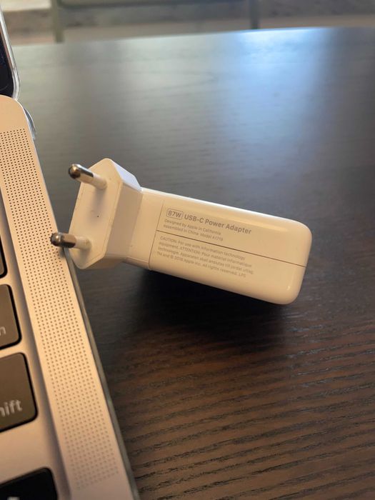 Apple 87 W Charger (Carregador)