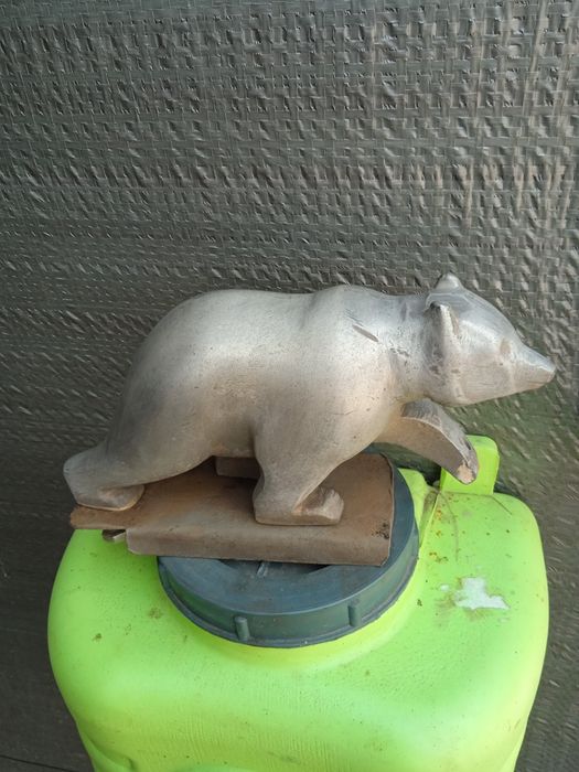 Медведь на капот