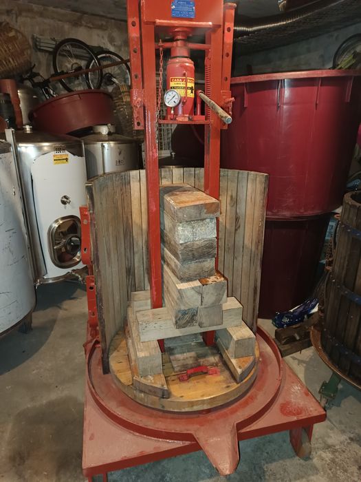 Prensa hidráulica de uvas / vinho