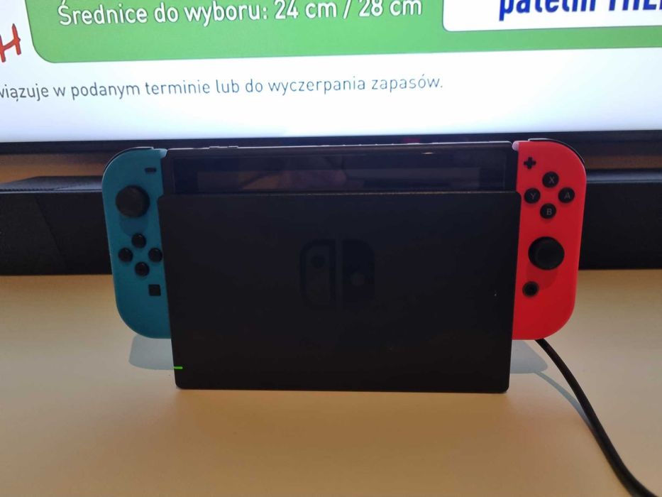 Nintendo Switch konsola / duży zestaw MarioKart DeLuxe