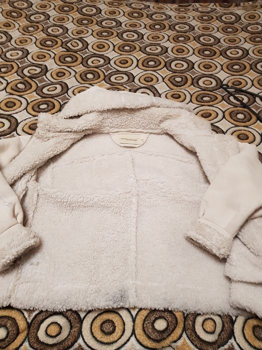 дубленка женская светло- бежевого цвета