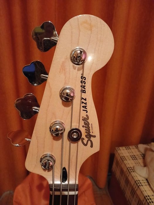 Baixo Squier Jazz Bass