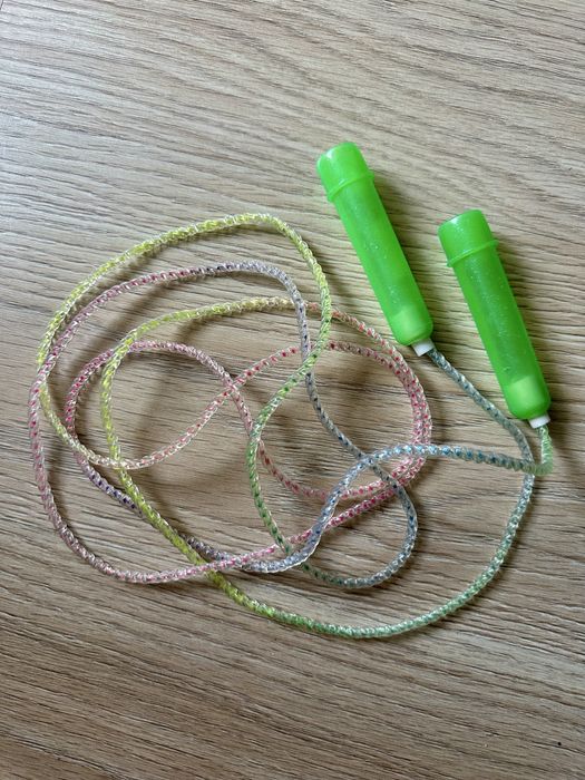 Кольорова скакалка