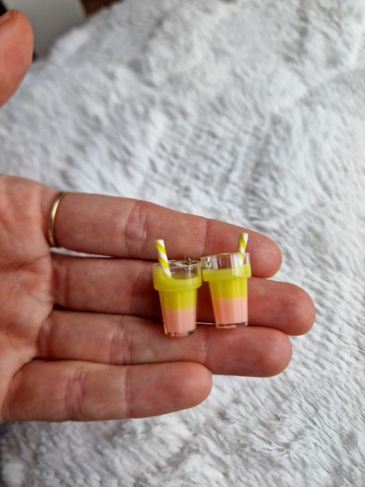 Śmieszne kolorowe kolczyki srebrne kolczyki drink Sok żółty