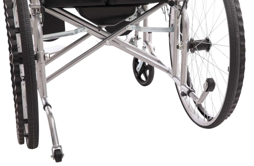 Інвалідний візок з туалетом (санітарним обладнанням) MED1-L07