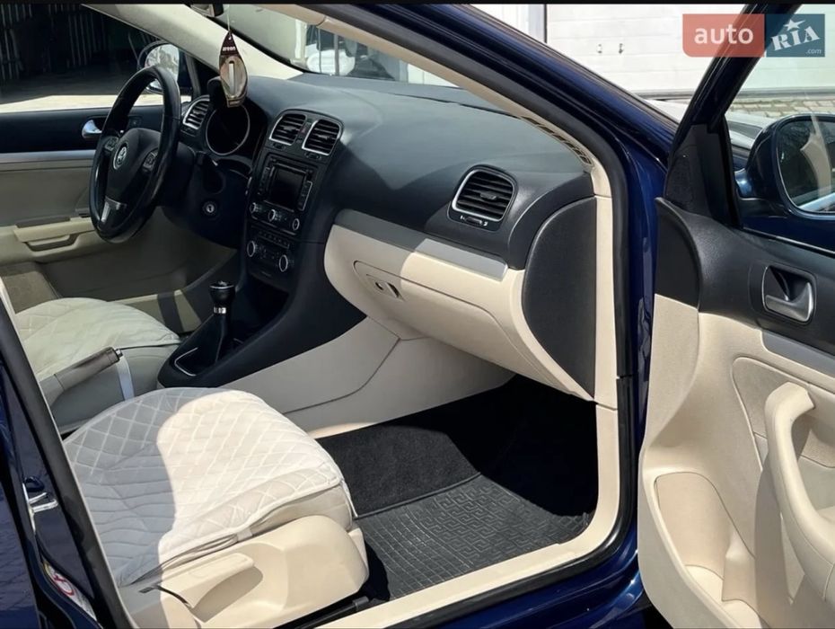 Продам Volkswagen Golf 2010