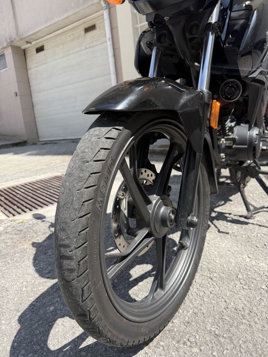 Honda CB125F de 2024 39.0984 km.