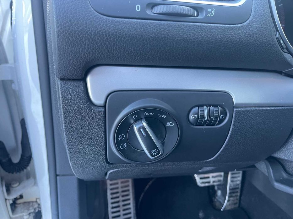 Volkswagen Golf VI   2011г