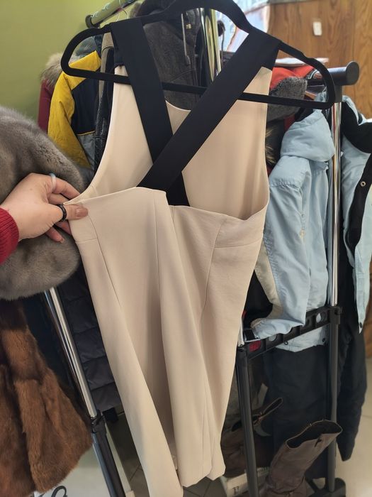 Продам вечірні сукні