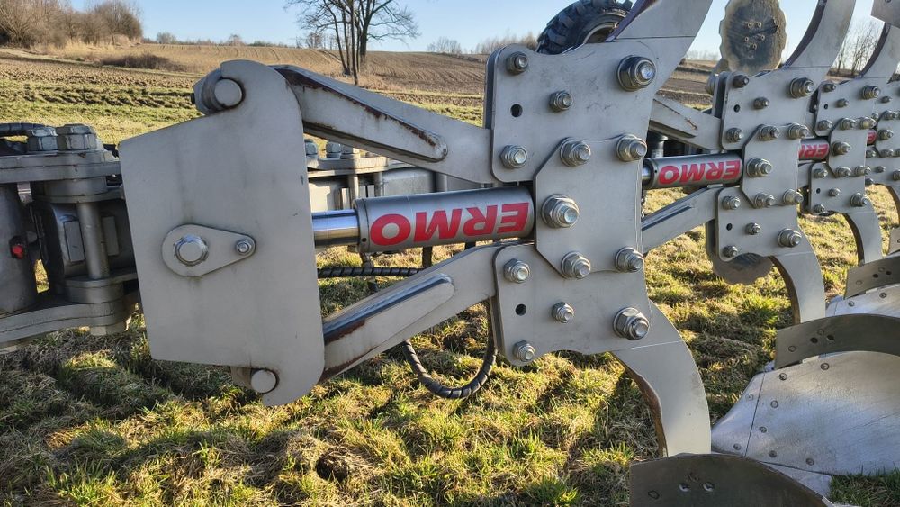 Pług obrotowy Ermo, 4 skiby, Vario.