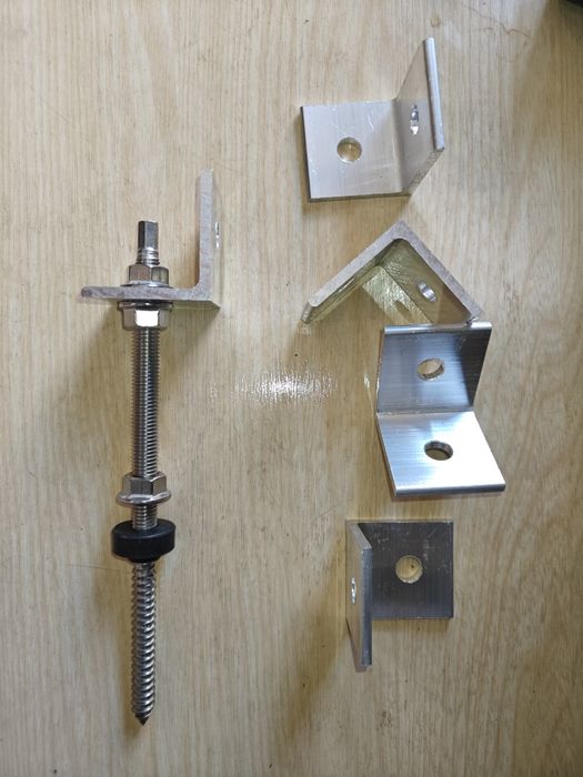 Кутник алюмінієвий 45х45х4 М10