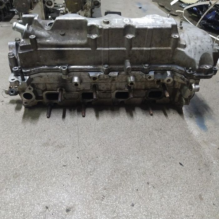 ГБЦ головка блока циліндрів Toyota Avensis T25 RAV4 2.2 DIESEL.