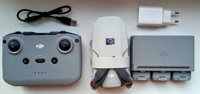 дрон DJI Mini 2 Fly More Combo
