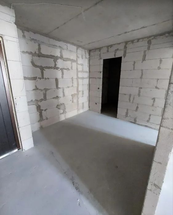 Продаж 2к квартири 81.1 кв. м на вул. Київська