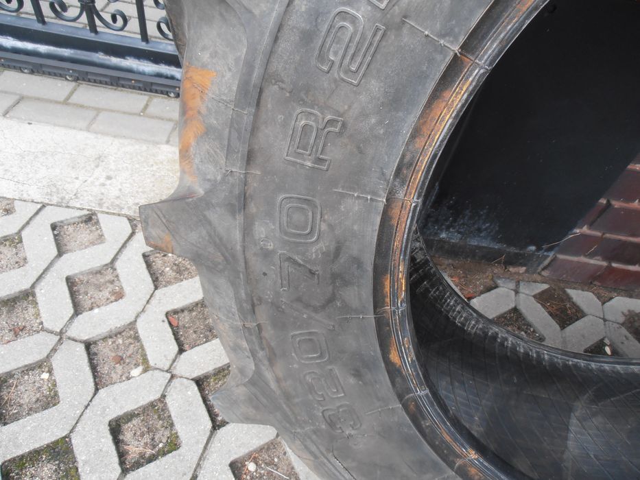 Opona 320/70 R-24