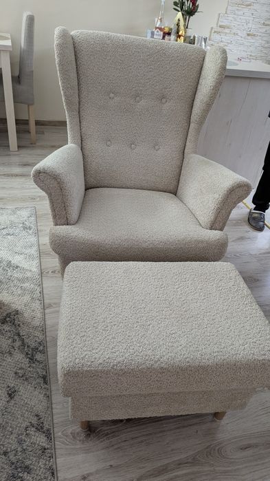 Komplet foteli i podnóżek