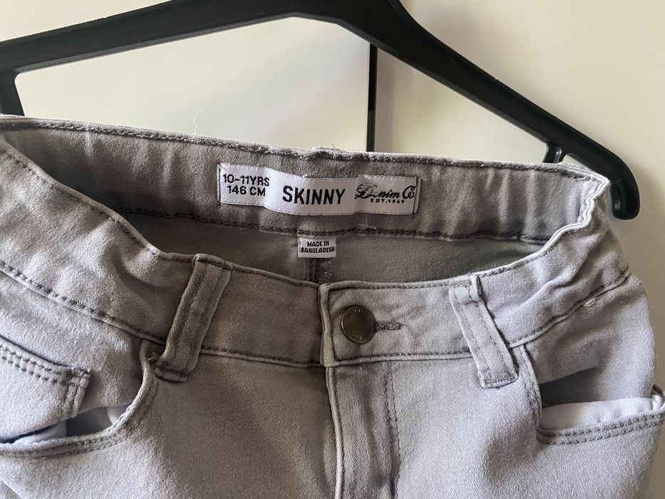 Spodnie jeansy r.146