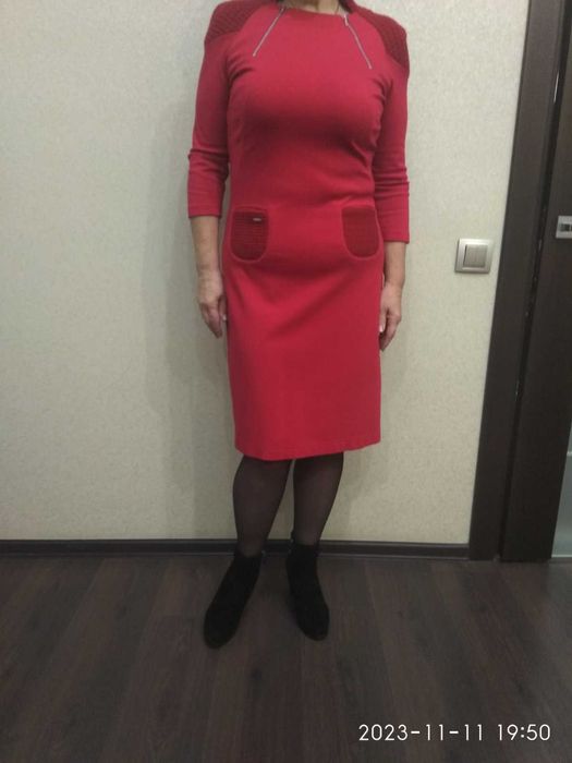 Елегантна сукня в ідеальному стані, фірми ROLADA