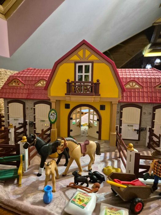 Playmobil 5221 bardzo duza stadnina koni