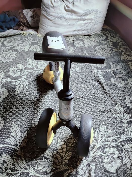 Беговел дитячий.