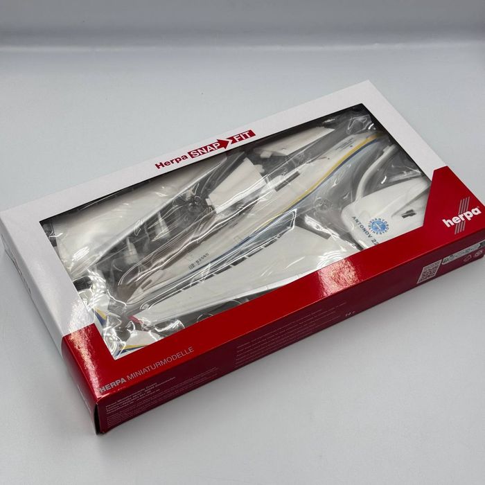 Модель літака Ан-225 Мрія масштаб 1:250 (33 см) Herpa (Німеччина