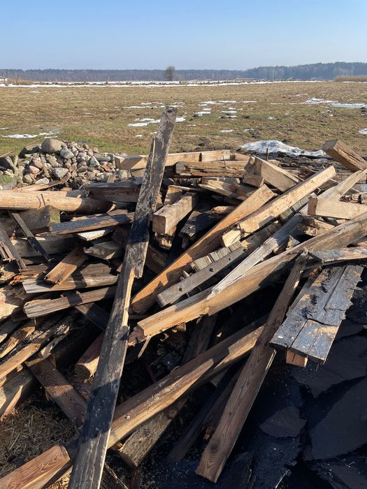 Deski z demontażu stodoły oddam