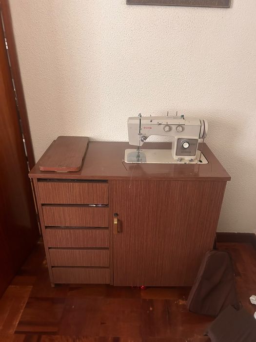 Maquina de costura Singer antiga