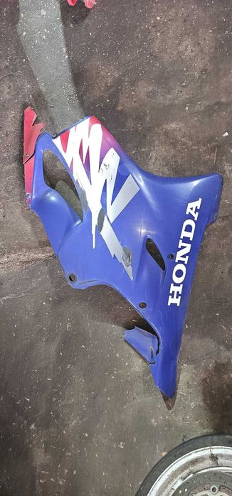 MOTO CBR 600F4 DE 1999,  Acidentada