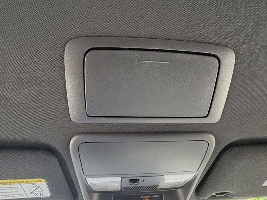 Mitsubishi Outlander Hybrid      2022