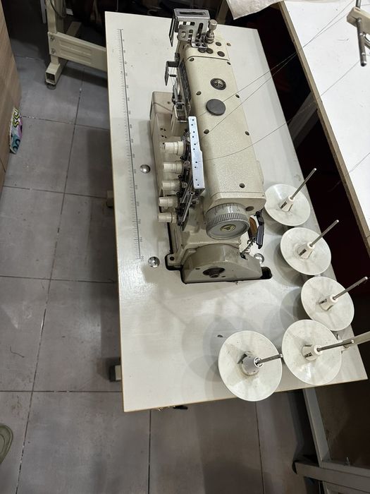 Продам промыленные прямострочки оверлоки