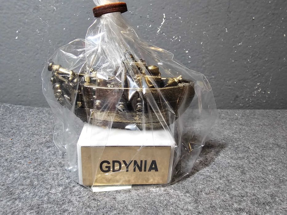 Statek z grawerem Gdynia marynistyczna dekoracja