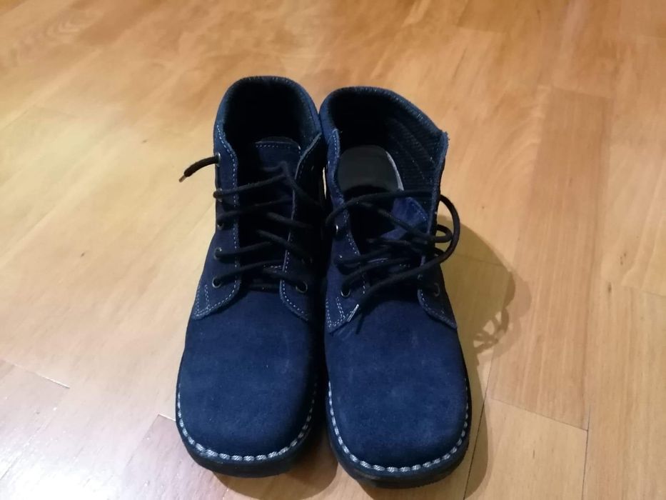 Prawie nowe granatowe buty