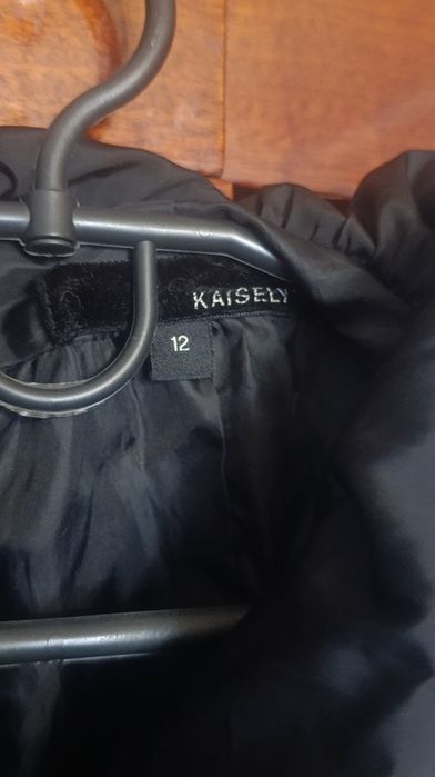 Дві весняні куртки та зимова